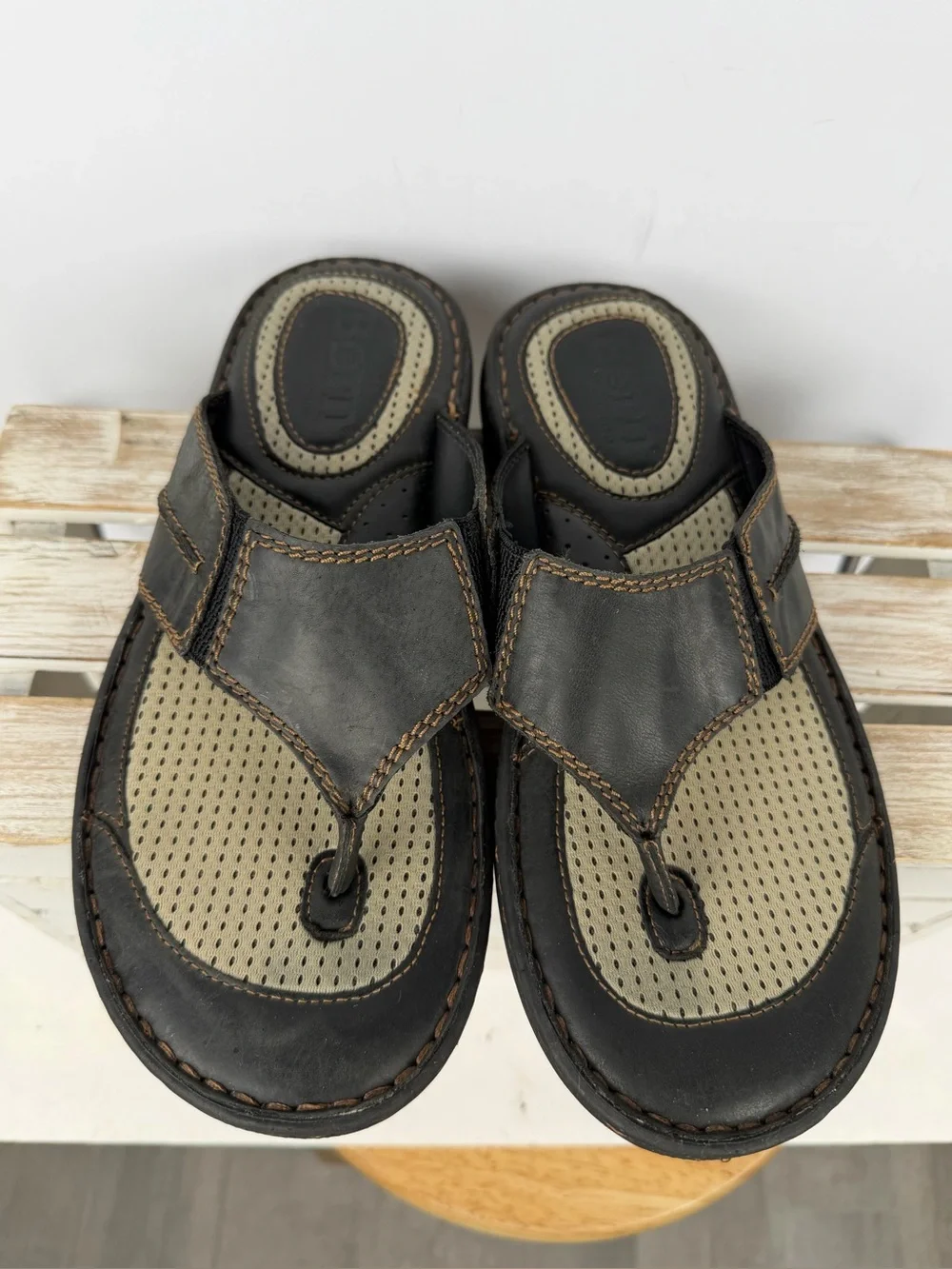 Born Men's Corvo Il sandals leather textured insole contrast stitching size 9M